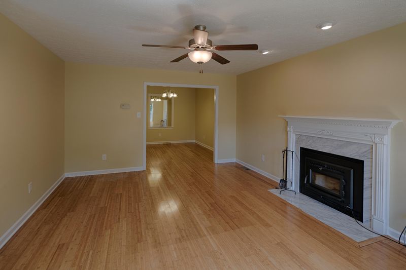 709 Marlin Ln, Clinton, TN 37716