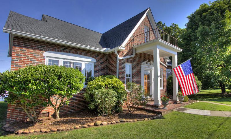 709 Mulberry St, Loudon, TN 37774