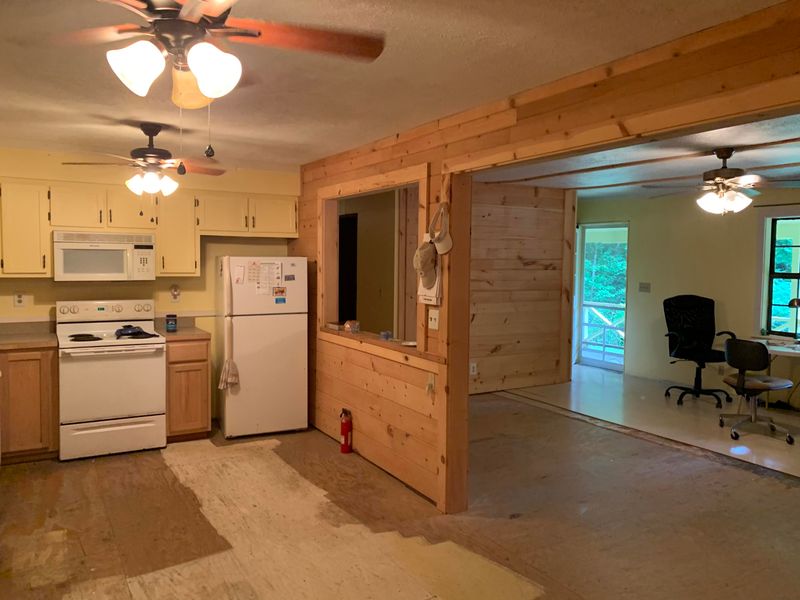709 Ogle Ln, Gatlinburg, TN 37738