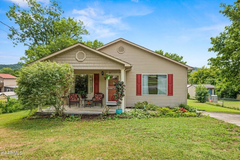 709 Ridgeview Dr, Clinton, TN 37716