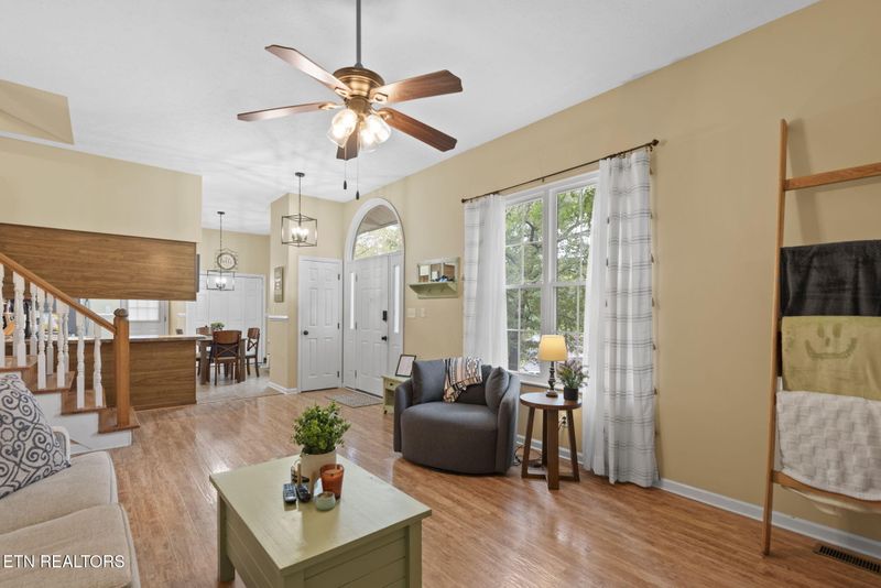 709 Sharp St, Clinton, TN 37716