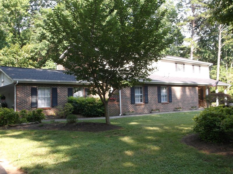709 Sherwood, Harriman, TN 37748