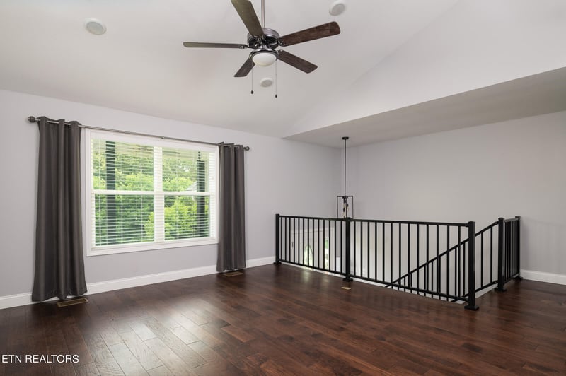 7090 Loudon Ridge Rd, Lenoir City, TN 37771