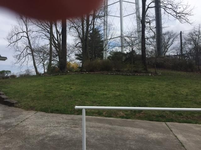 71 Outer Dr, Oak Ridge, TN 37830