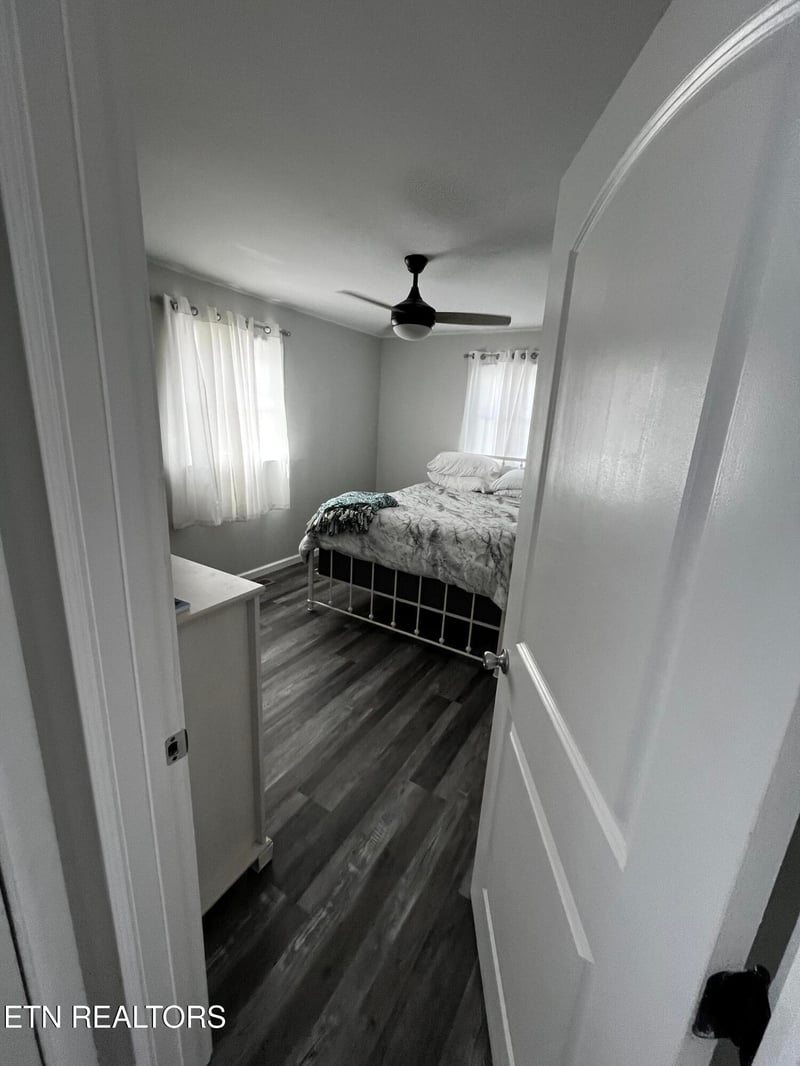 71 Taylor Ave, Crossville, TN 38555