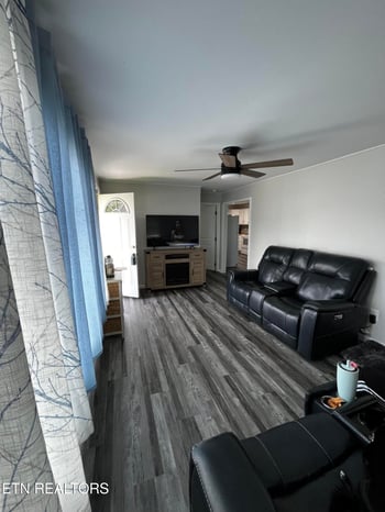 71 Taylor Ave, Crossville, TN 38555