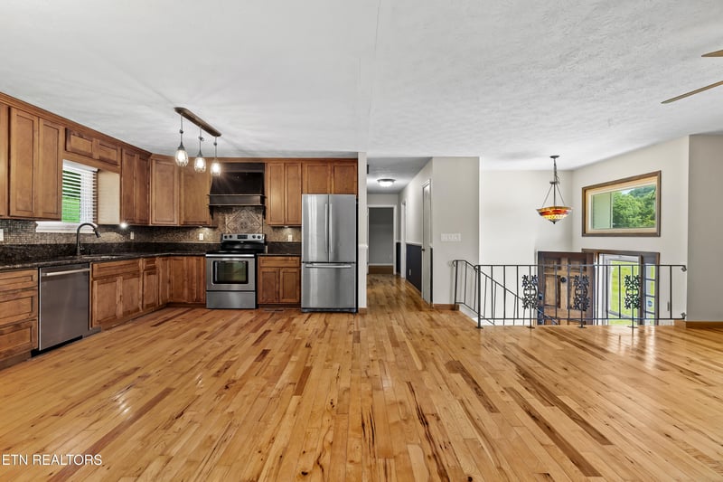 710 Beard Valley Rd, Maynardville, TN 37807