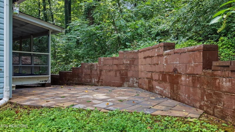710 Greenwood Dr, Maryville, TN 37803