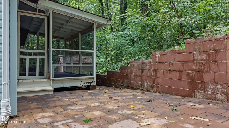 710 Greenwood Dr, Maryville, TN 37803