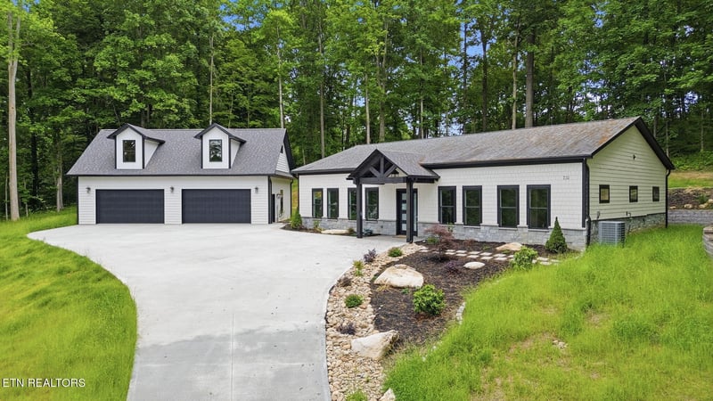 710 Knight Rd, Knoxville, TN 37920