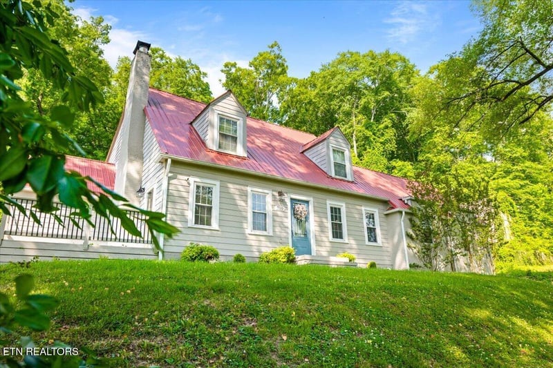 710 S Tennessee Ave, Lafollette, TN 37766