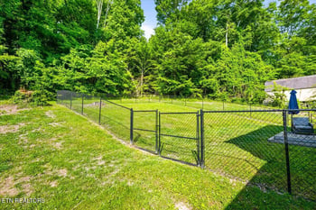 710 S Tennessee Ave, Lafollette, TN 37766