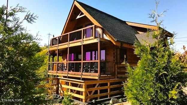 710 Village Loop Rd, Gatlinburg, TN 37738