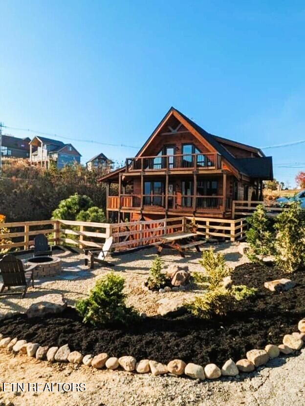 710 Village Loop Rd, Gatlinburg, TN 37738