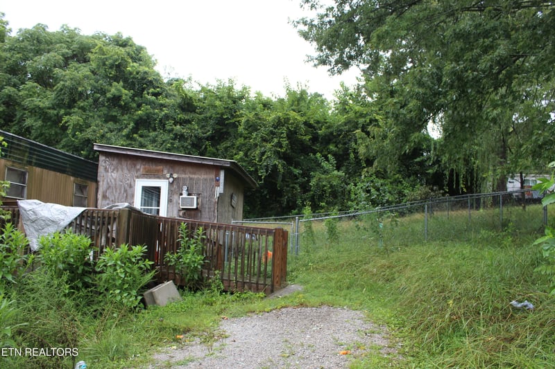 710 W Hemlock St, Lafollette, TN 37766