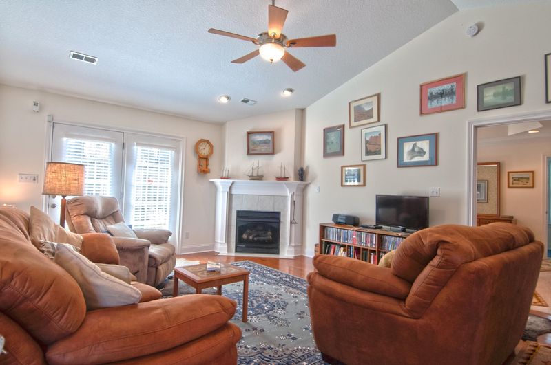 7100 Angel Place Ln, Corryton, TN 37721