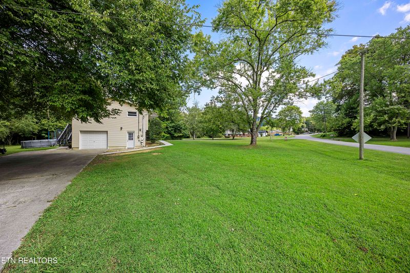 7100 Rollins Rd, Knoxville, TN 37918