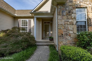 7101 Ashburton Dr, Knoxville, TN 37909