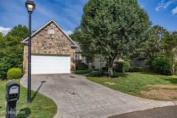 7101 Ashburton Dr, Knoxville, TN 37909