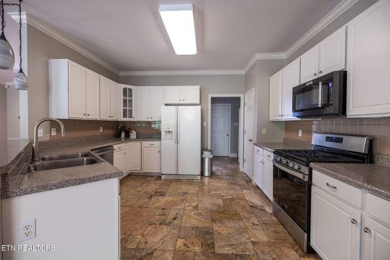 7101 Ashburton Dr, Knoxville, TN 37909