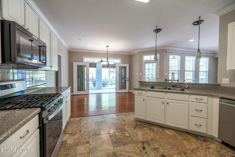 7101 Ashburton Dr, Knoxville, TN 37909