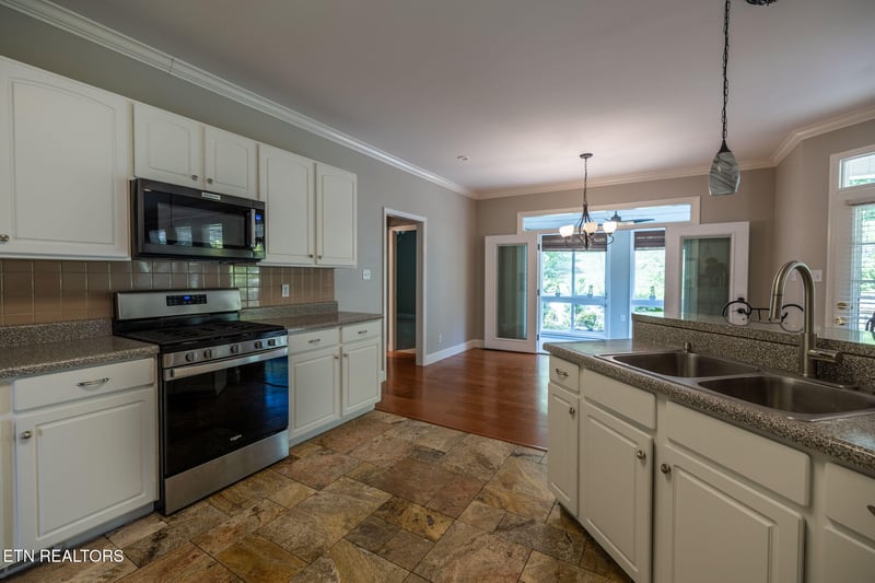 7101 Ashburton Dr, Knoxville, TN 37909