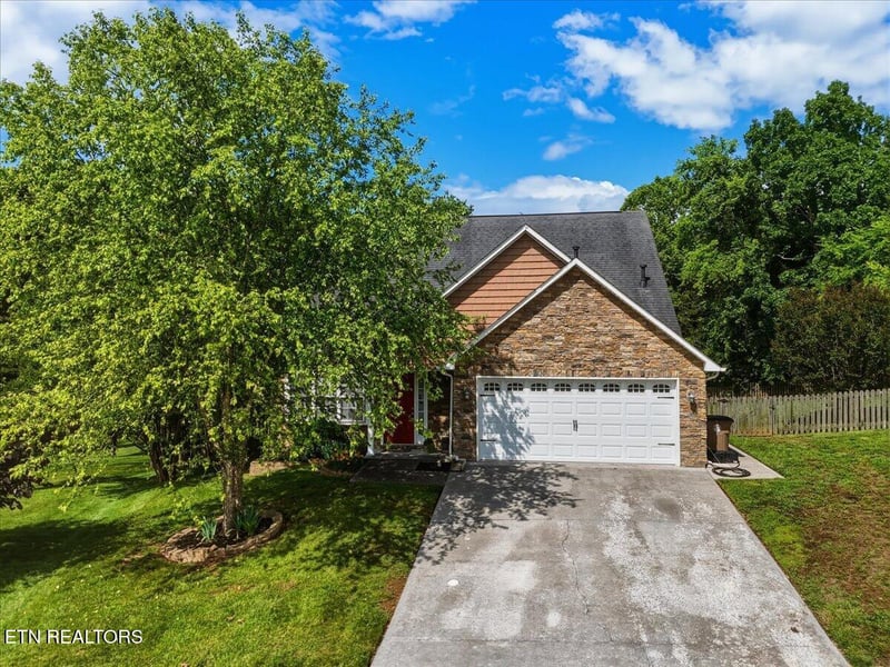7101 Pinecroft Ln, Knoxville, TN 37914