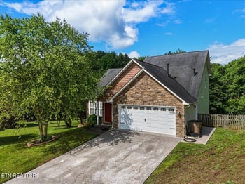 7101 Pinecroft Ln, Knoxville, TN 37914