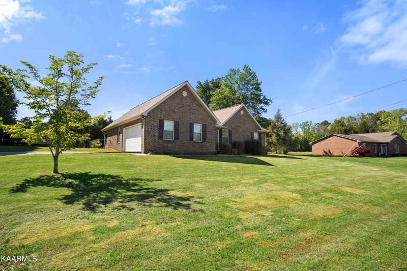 7103 Italy Dr, Corryton, TN 37721