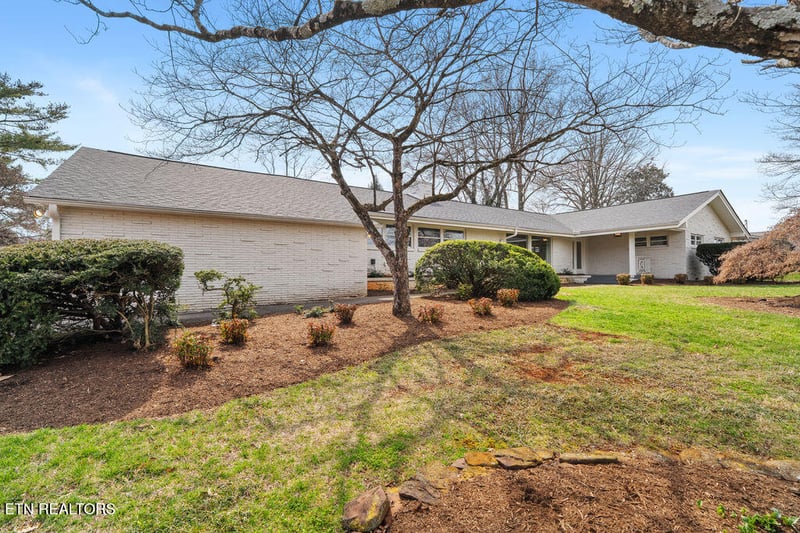 7104 Cresthill Dr, Knoxville, TN 37919
