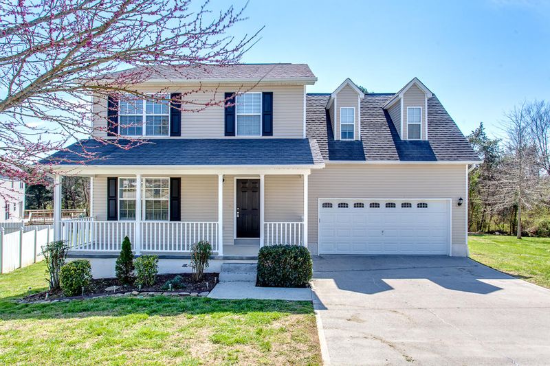 7104 Pinecroft Ln, Knoxville, TN 37914