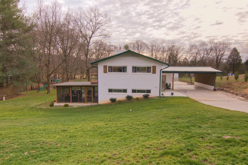 7105 Regency Rd, Knoxville, TN 37931
