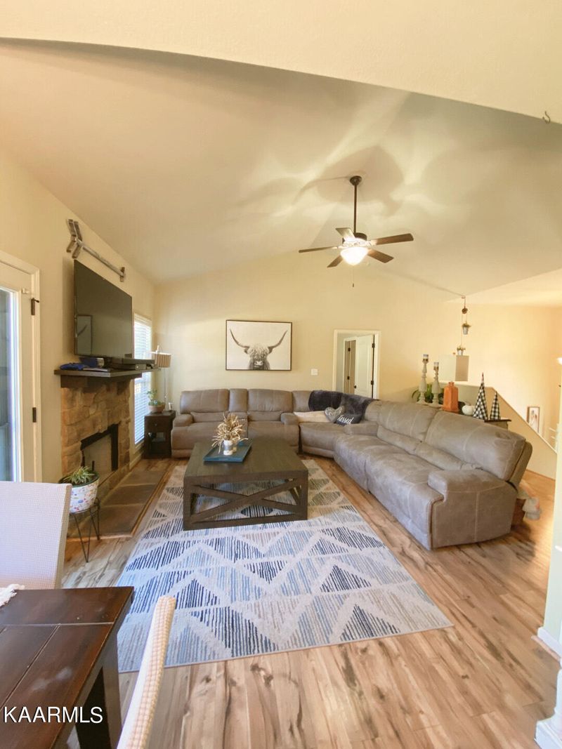 7106 Grizzly Creek Ln, Powell, TN 37849