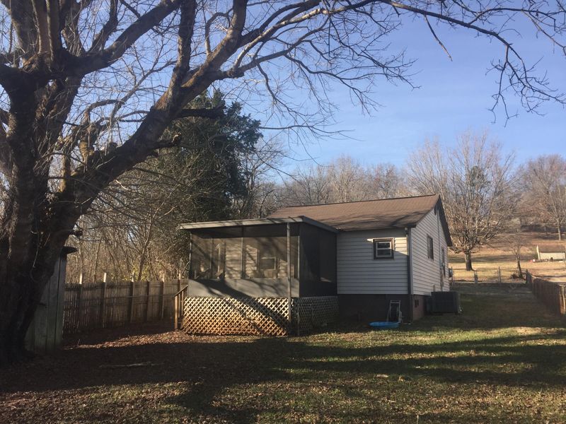 7108 Wilson Dr, Knoxville, TN 37924