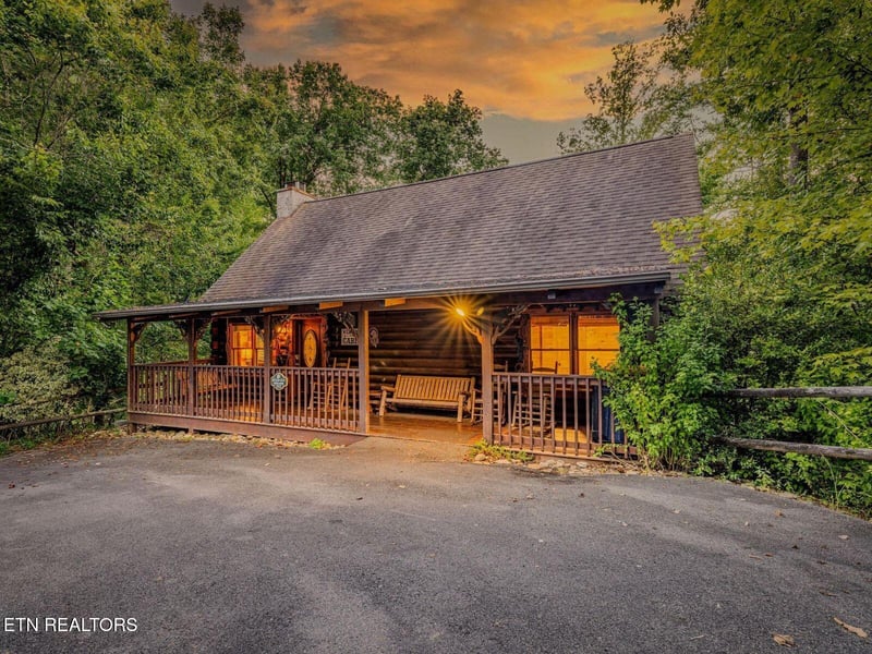 711 Black Hawk Way #252, Pigeon Forge, TN 37863