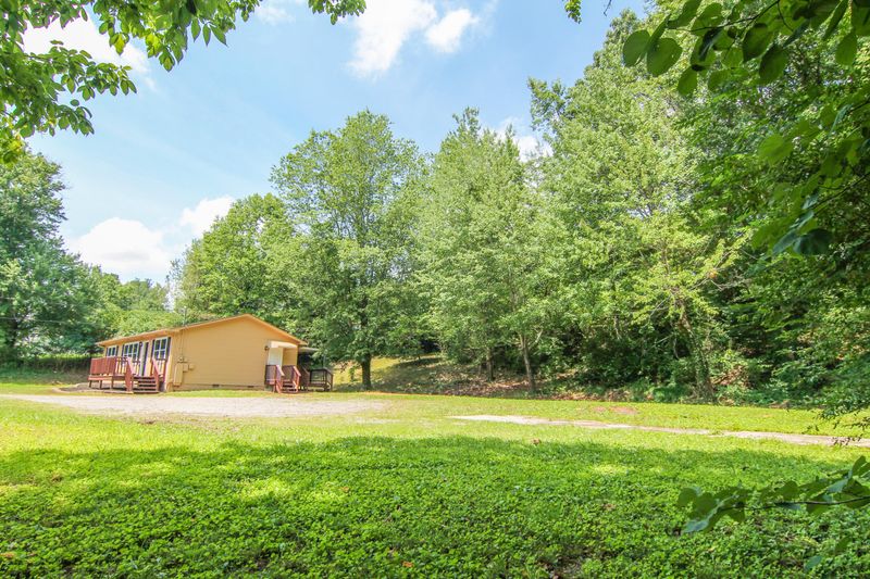 711 Black Oak Dr, Knoxville, TN 37912