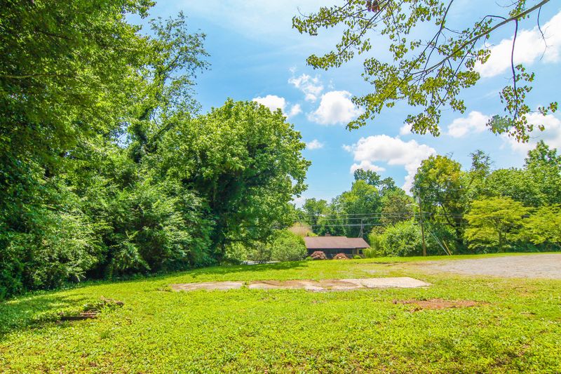 711 Black Oak Dr, Knoxville, TN 37912