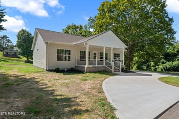 711 Byrd St, Clinton, TN 37716