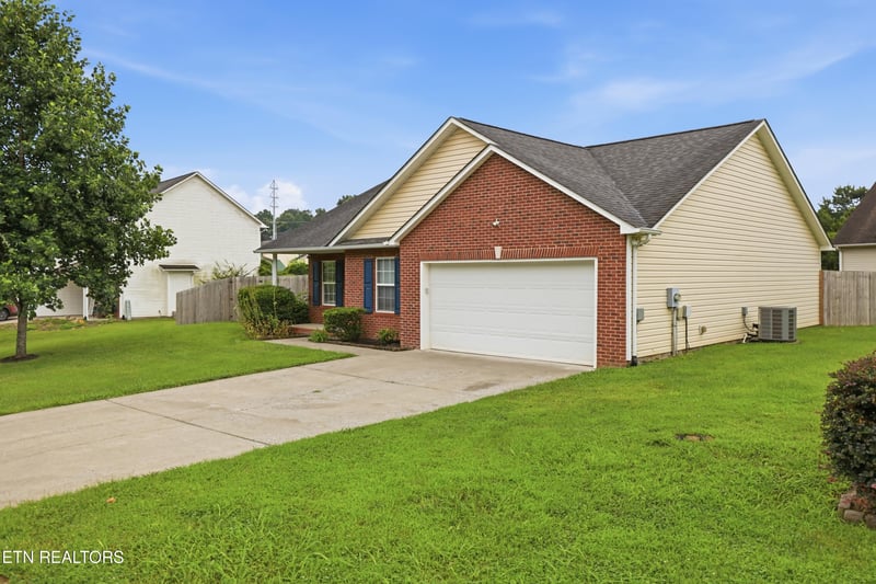 711 Drakewood Rd, Knoxville, TN 37924