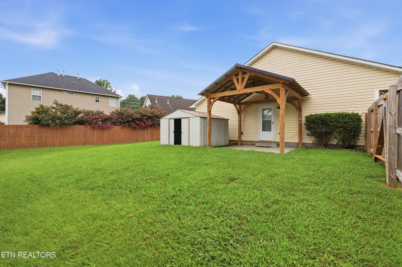711 Drakewood Rd, Knoxville, TN 37924