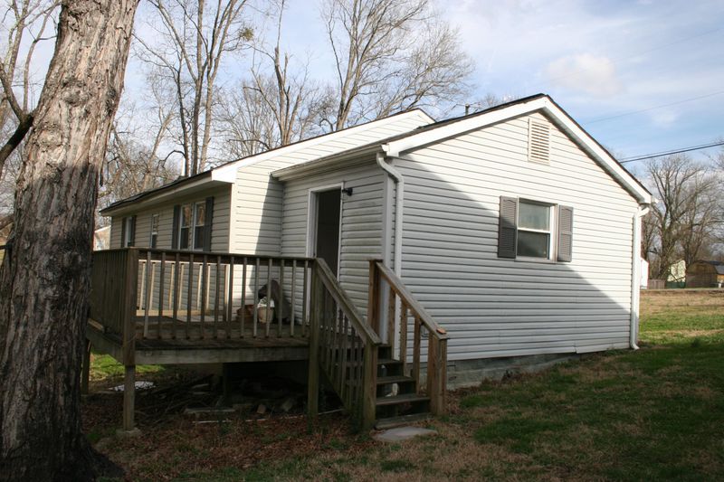 711 Edwards Dr, Knoxville, TN 37920
