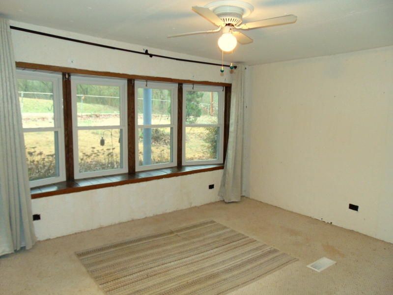 711 Emory Heights Rd, Harriman, TN 37748