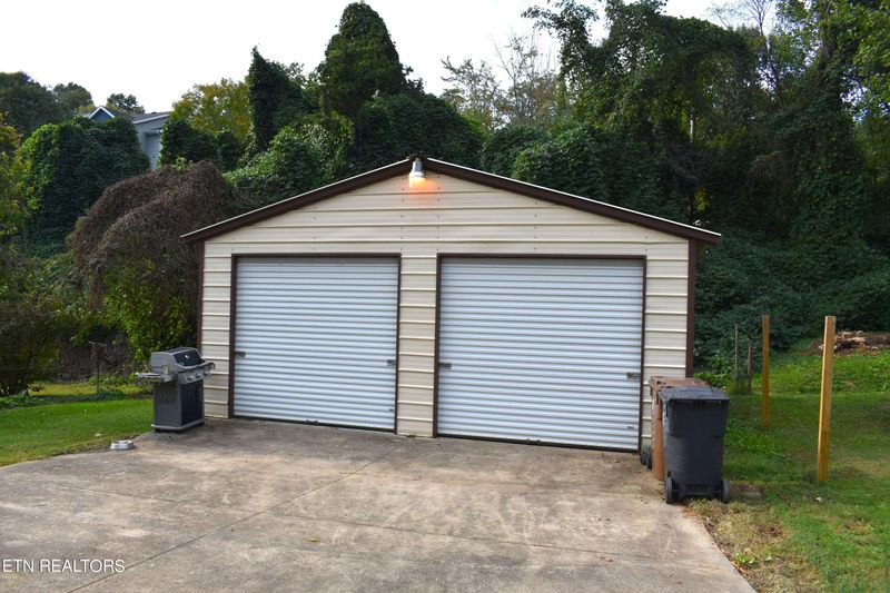 711 Lippencott St, Knoxville, TN 37920