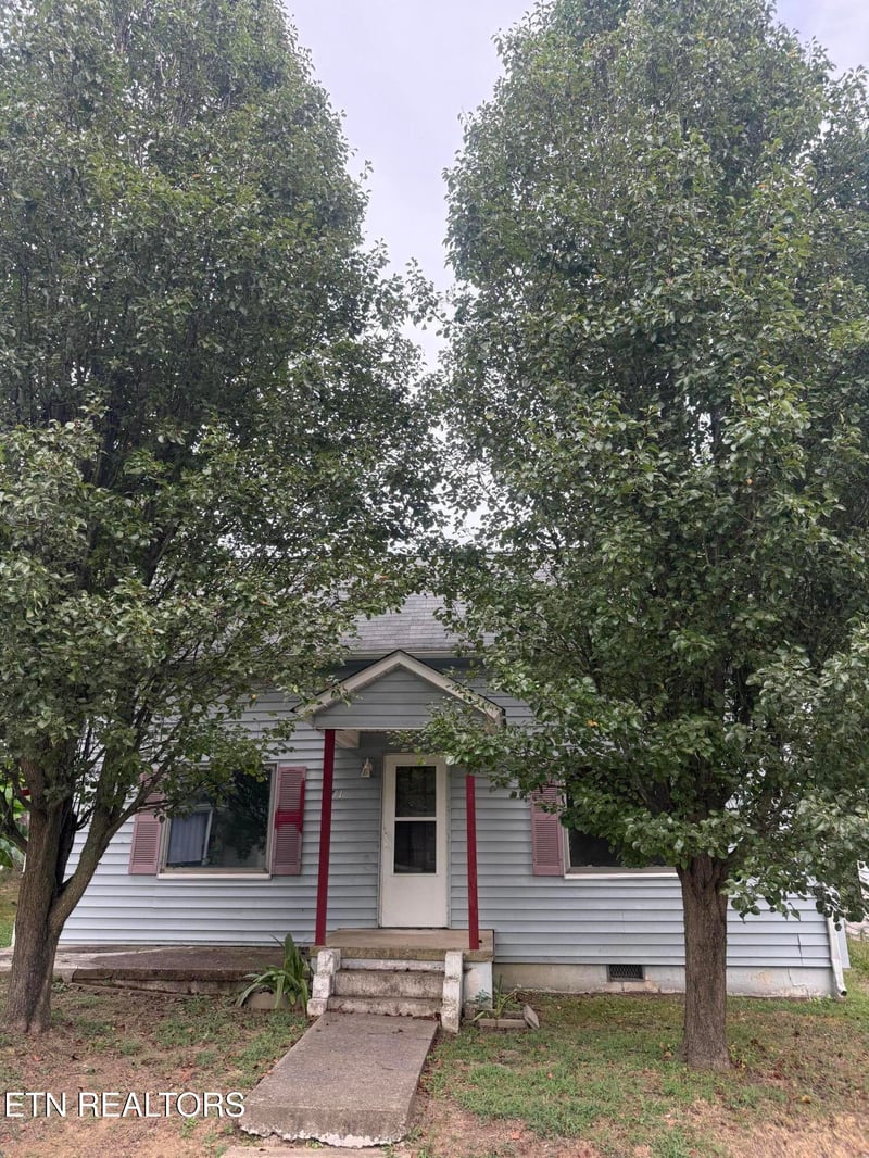 711 Washington Ave, Etowah, TN 37331