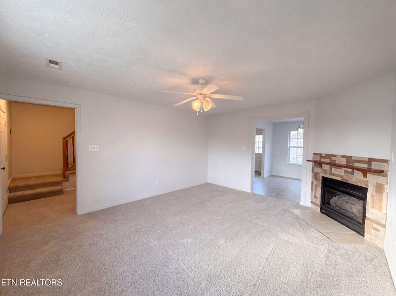 7111 Pinecroft Ln, Knoxville, TN 37914