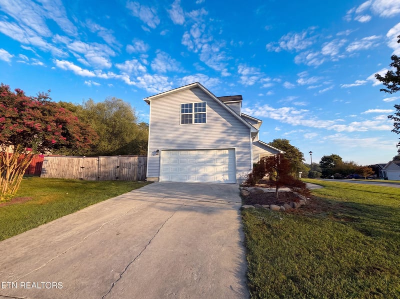 7111 Pinecroft Ln, Knoxville, TN 37914