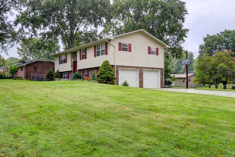7113 Madeira Rd, Knoxville, TN 37918