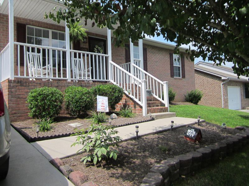 7113 Majors Landing Rd, Corryton, TN 37721