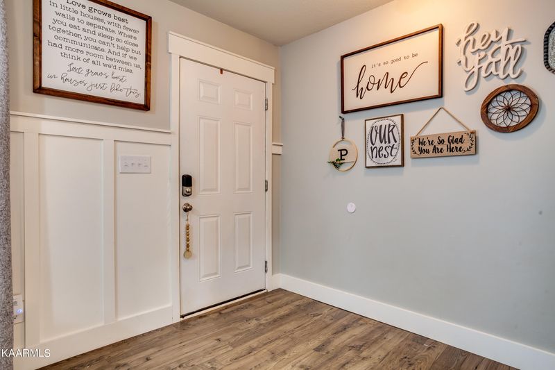 7115 Forest Willow Ln, Corryton, TN 37721