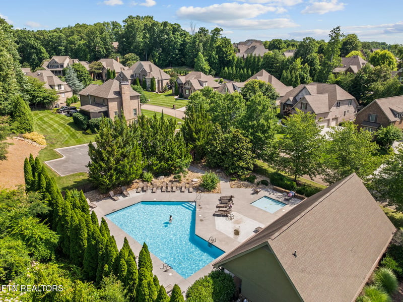 712 Bent Ridge Ln, Knoxville, TN 37922